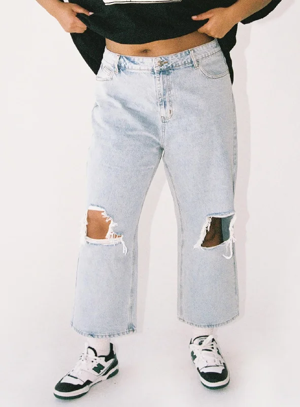 Trendy Street Style Oxford Mom Jeans Mid Wash Denim Curve