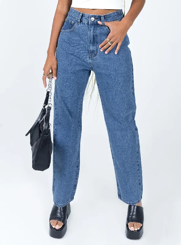 Minimalist Chic Palais Mom Jeans Mid Wash Denim